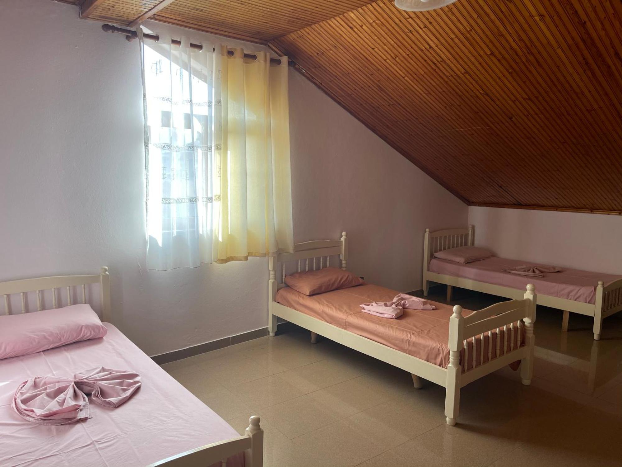 My Hostel - Privates And Dorms Shkodër エクステリア 写真