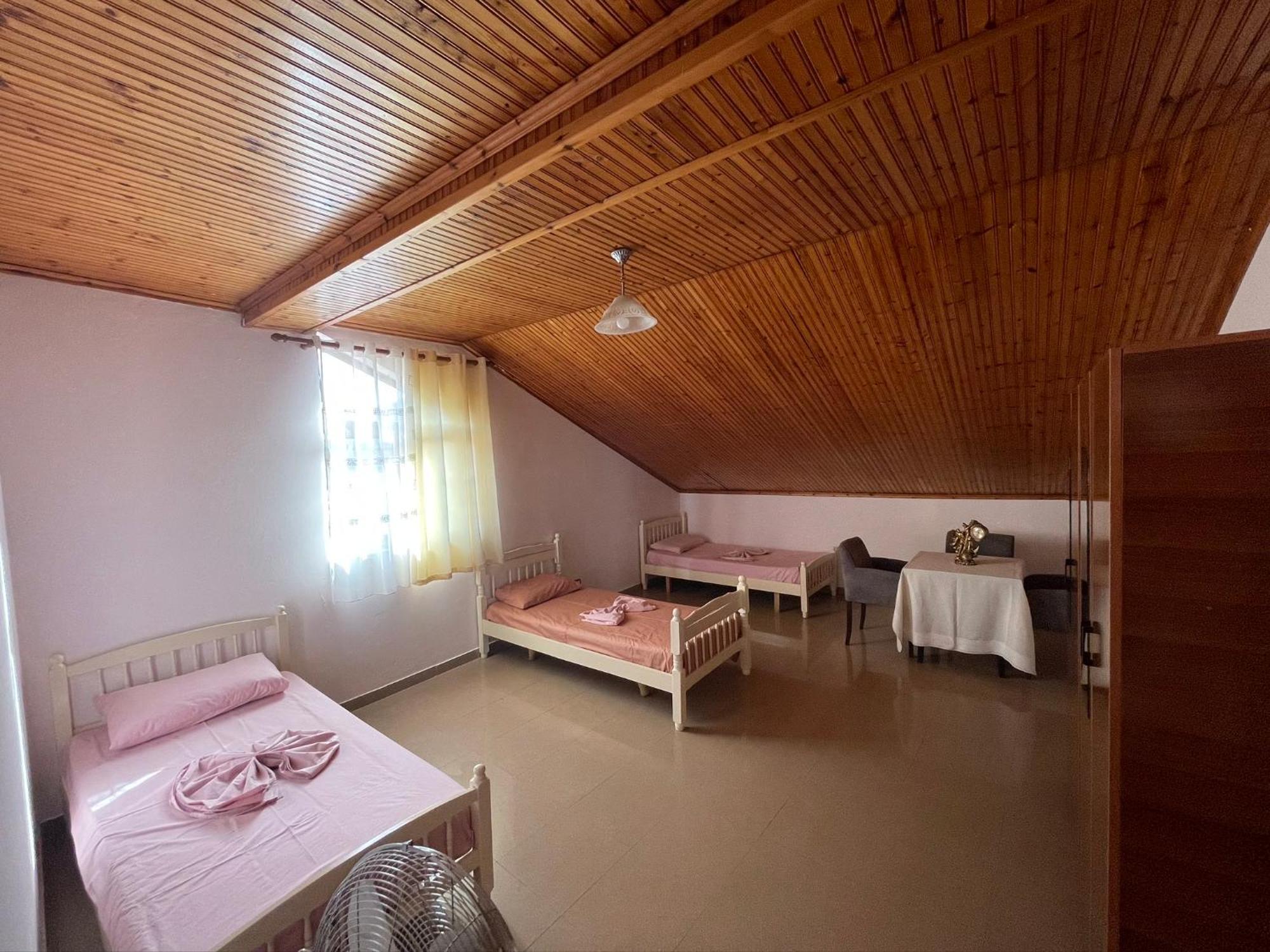 My Hostel - Privates And Dorms Shkodër エクステリア 写真